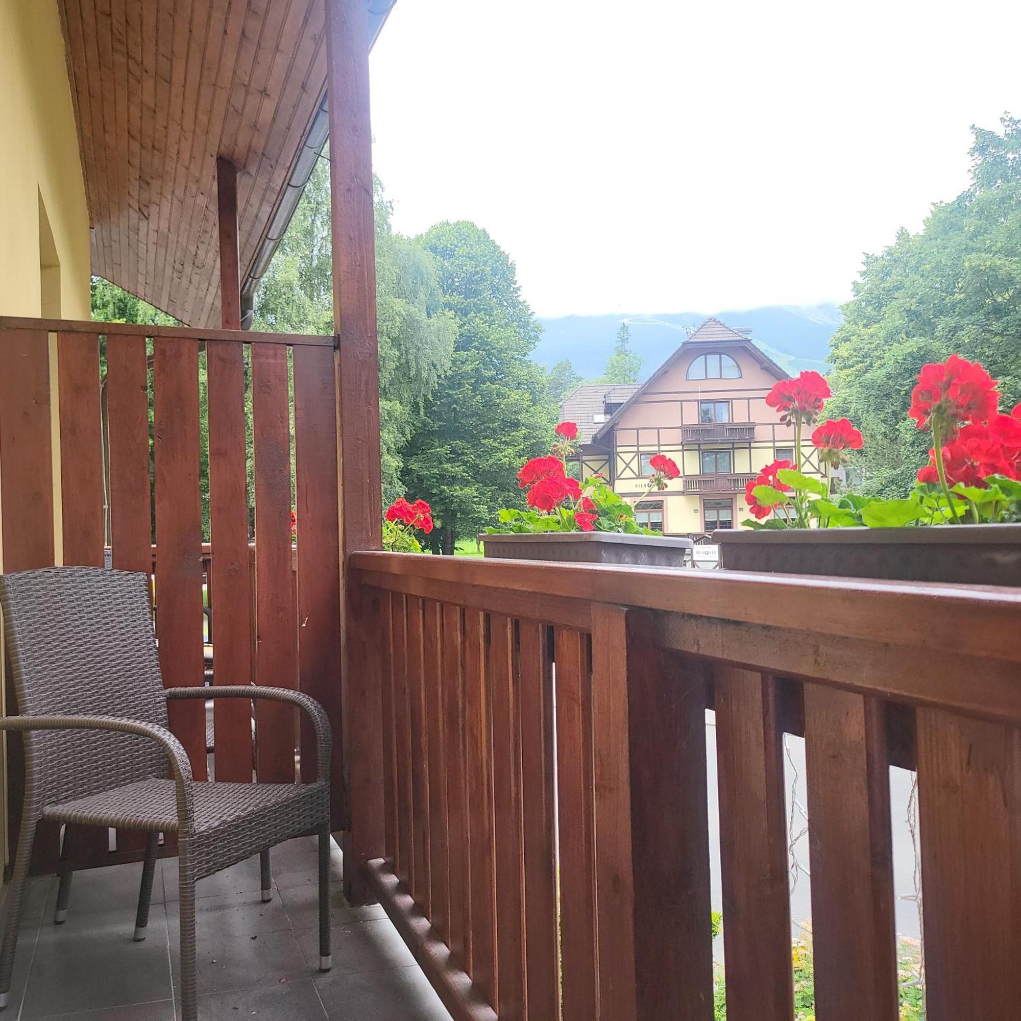 Penzion Slalom Tatranská Lomnica Buitenkant foto